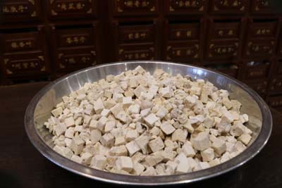 福州看肿瘤的老中医：吸烟容易患肺癌？ 引起肺癌的原因有哪些？